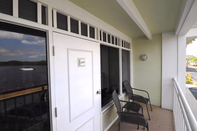 Room (209 Little Harbor Inn)