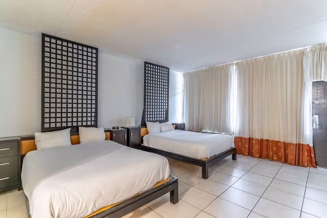 Room (502 Little Harbor Inn)