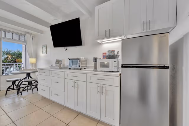 Comfort Studio, 1 Queen Bed, Balcony, Bay View