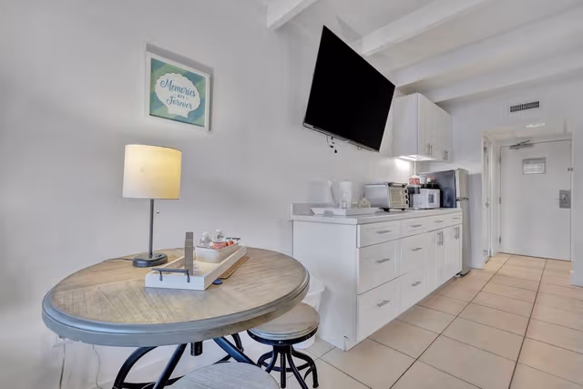 Comfort Studio, 1 Queen Bed, Balcony, Bay View