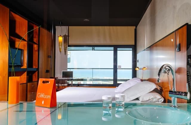 Double or Twin Room with Sea View