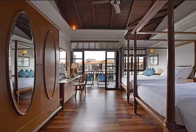 Chalet (Water)