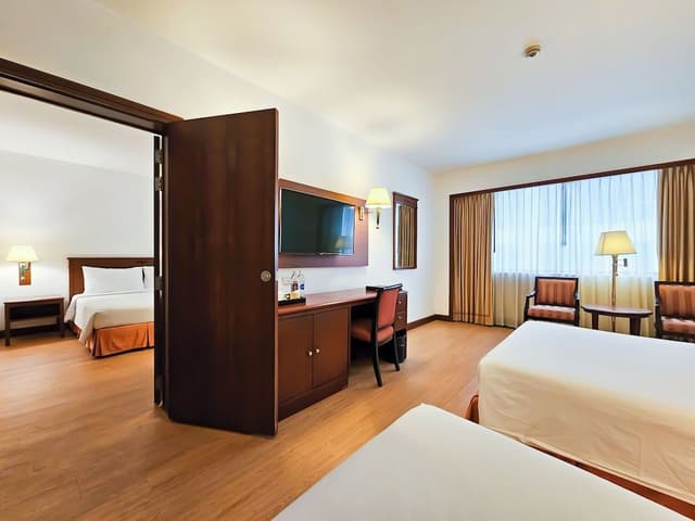 Family Room, 2 Bedrooms