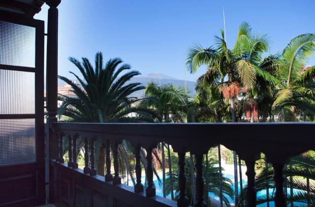 Junior Suite vista Jardín Piscina (2 Adultos)
