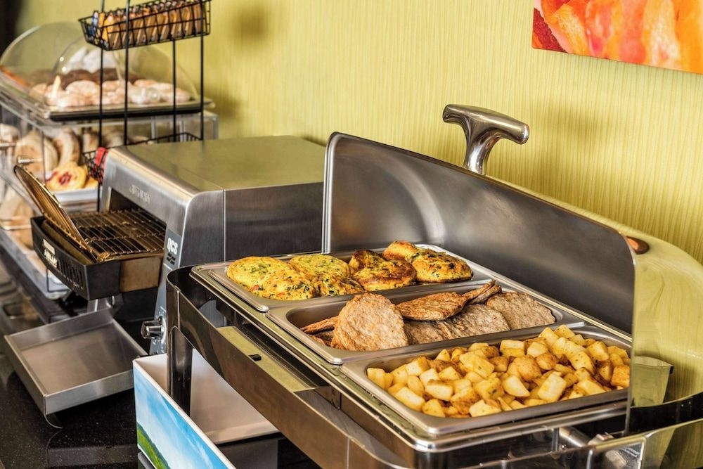 คอมฟอร์ต อินน์ (Comfort Inn Edmundston)3