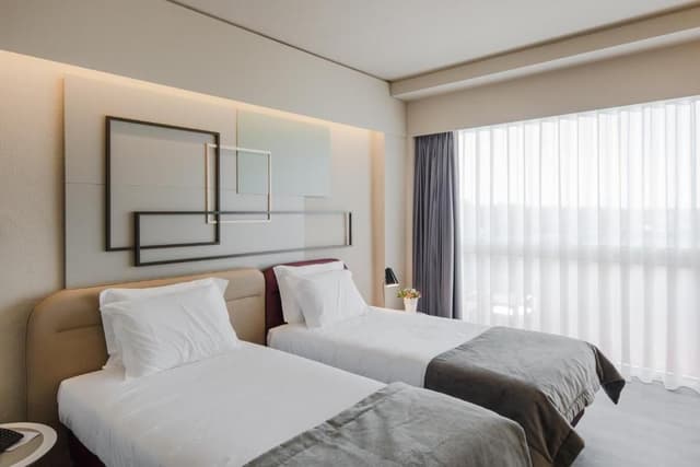 Double or Twin pinewood + Child extra bed