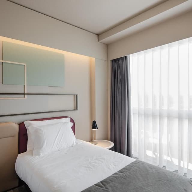 Double or Twin pinewood + Child extra bed