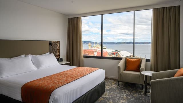Executive Suite, Harbor View