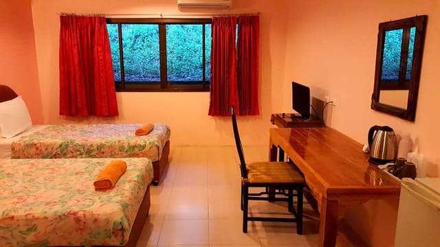 Standard Room (Road Side)
