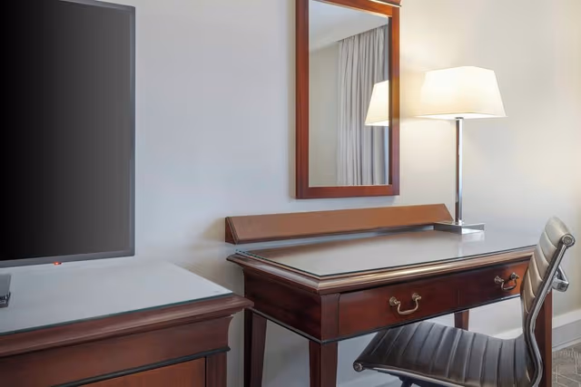 Superior Room, 1 King Bed, River View