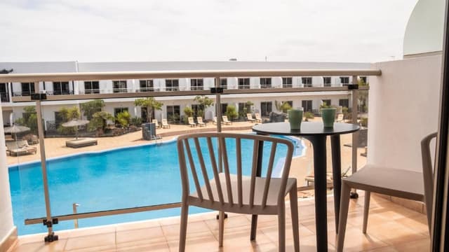Piscina Vista Doble(2 Adultos)