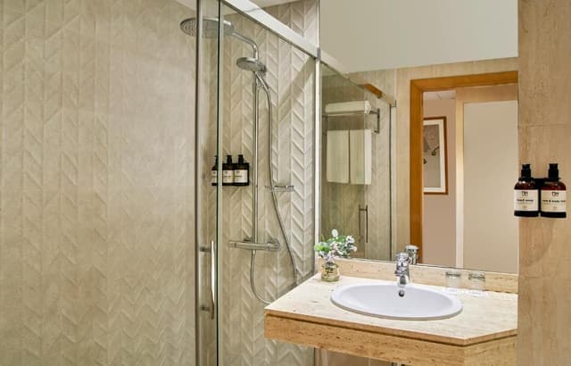 Family Adjoining Room (2 Adults + 2 Children)