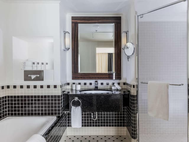 Premier King Room