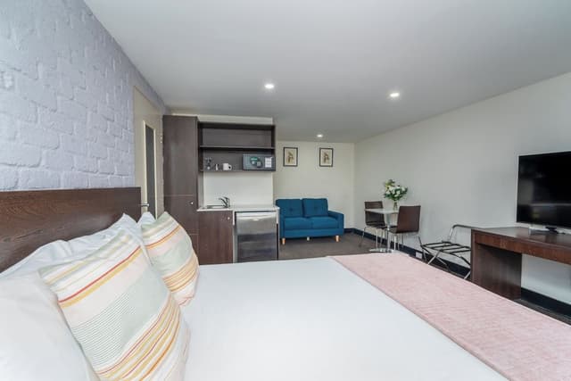 Studio Queen Room