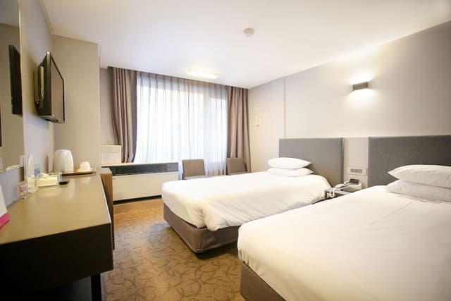 Junior Twin Room (NO PARKING)