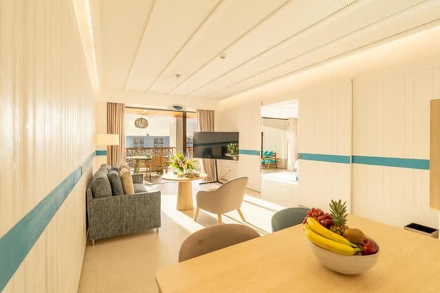 Signature Suite