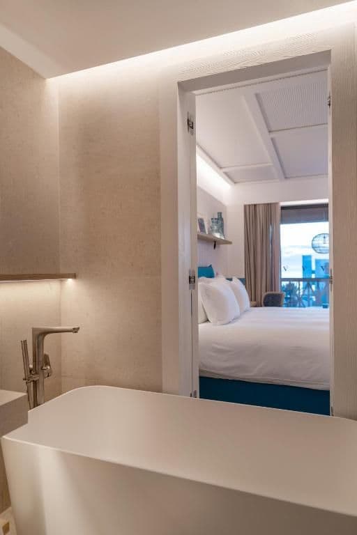 Signature Suite