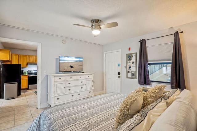 Condo, 1 King Bed with Sofa bed (Royal Orleans 117)
