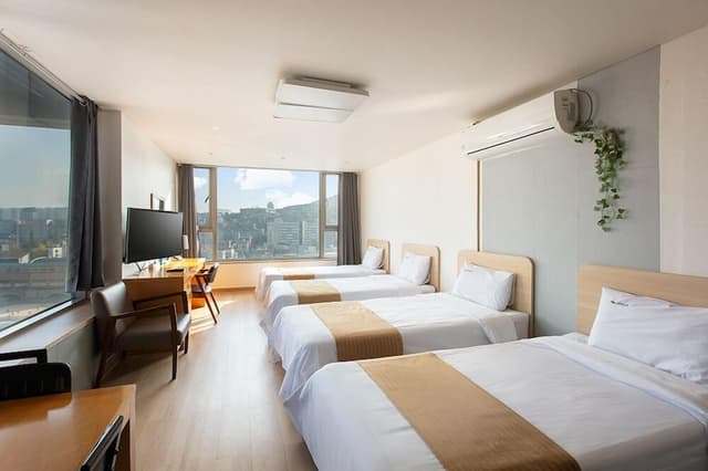 Deluxe Quadruple Room