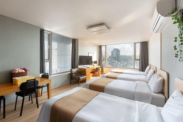 Deluxe Quadruple Room