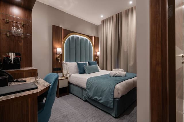 Classic double room with no window