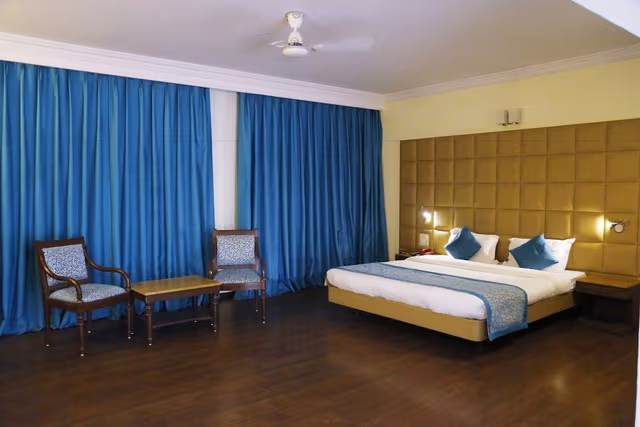 Club Double Room, 1 King Bed
