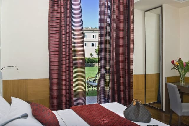 Standard Double or Twin Room (with view)