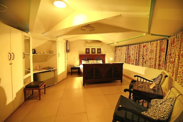 Super Deluxe Room