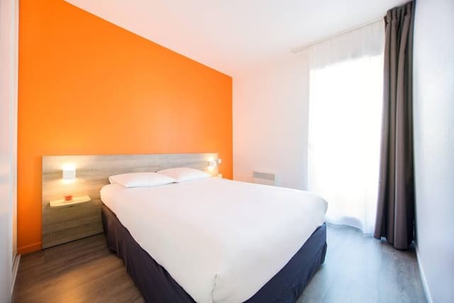 Suite, 1 Queen Bed with Sofa bed, Non Smoking