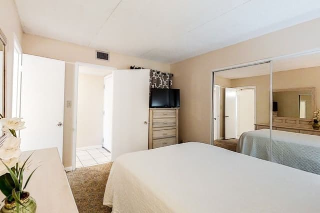 Condo, 1 Bedroom