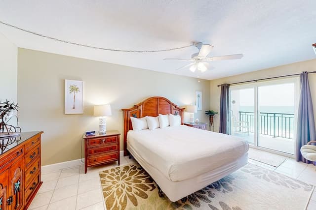 Condo, 3 Bedrooms