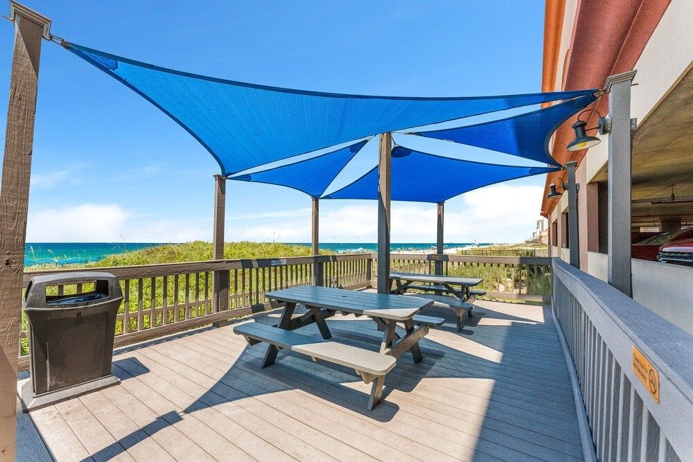 ResortQuest Rentals at Sunrise Beach Resort3