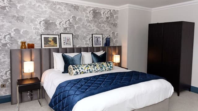 Classic Double Room, Walk-in Shower