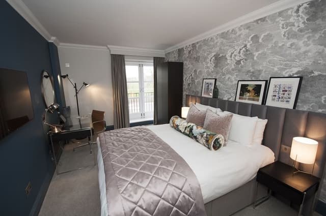 Classic Double Room, Walk-in Shower