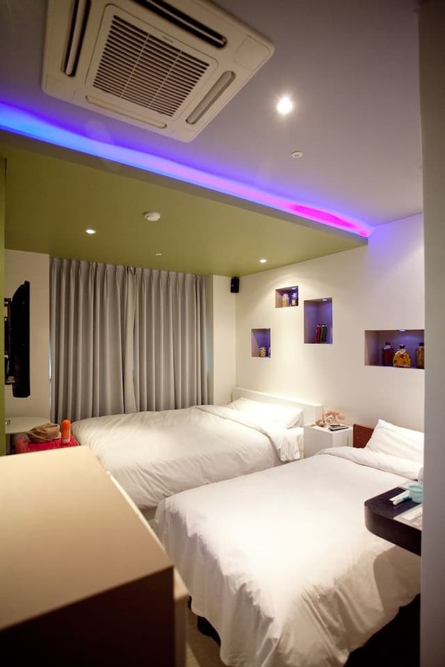 Standard Twin Room