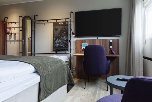 Superior Room (Queen, Extra)