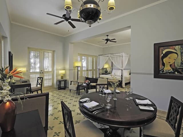 Suite, 1 King Bed