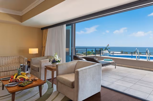 Royal Suite with Two Ways Airport Transfer