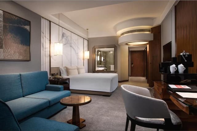 Deluxe King Room