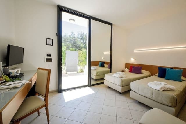 Suite, Garden View