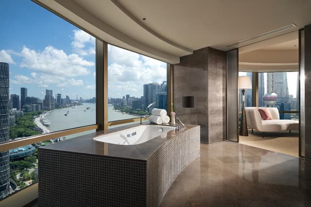 Diplomat Suite King