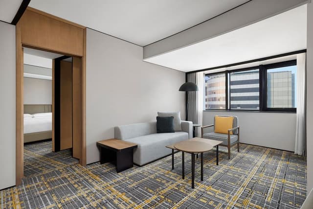 Deluxe Suite