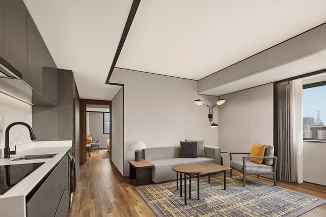 Club Suite, 1 King Bed, City View