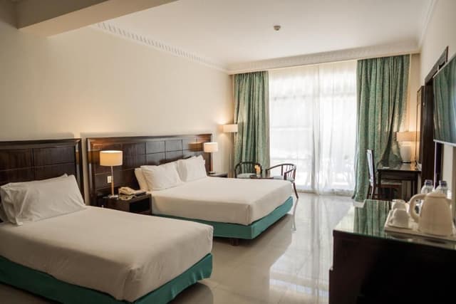 Suite Pool
