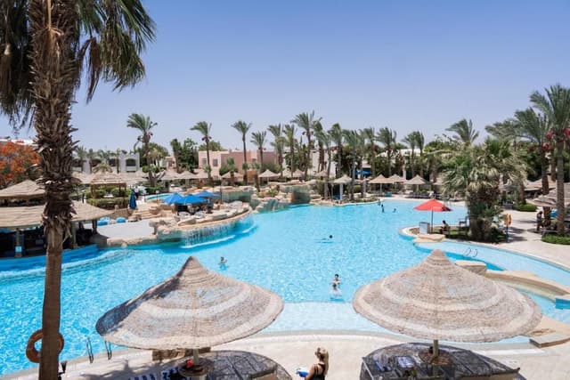 Deluxe Pool View