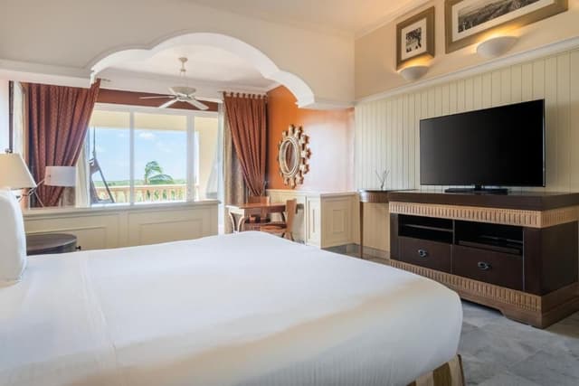 Upper Floor Suite (1 Adult)
