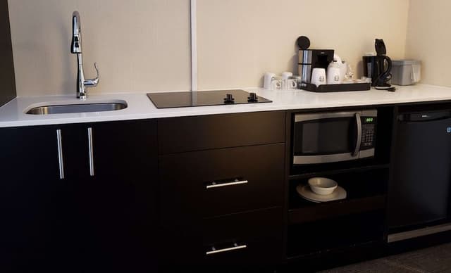 Comfort Room, 2 Queen Beds, Kitchenette