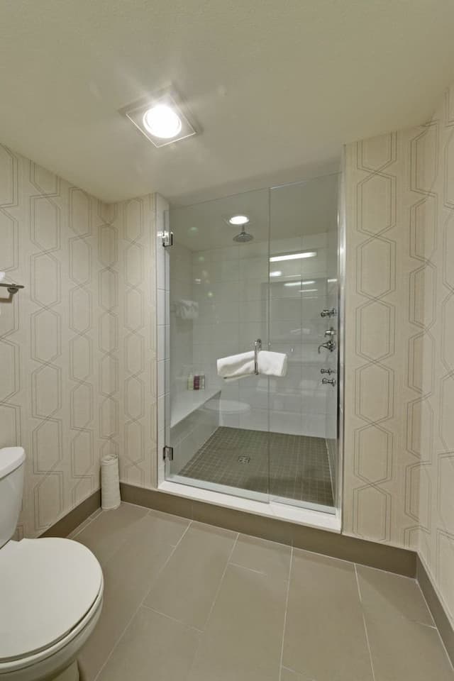 Premium Studio, 1 King Bed, Valley View (Coast Premium King Junior Suite)