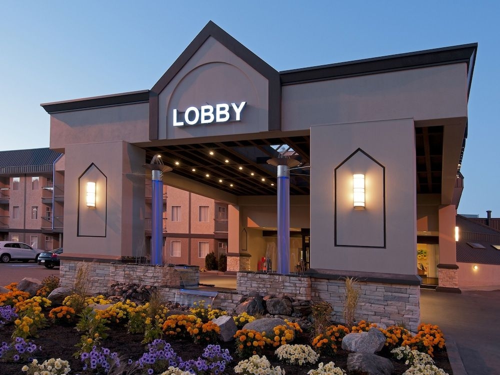 Coast Kamloops Hotel & Conference Centre3