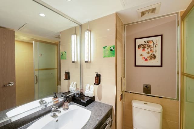 Huaxia Elegant River View Twin Room